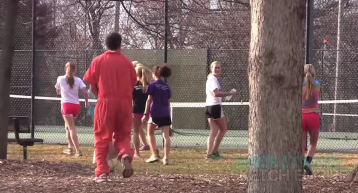 TopPranks2015's tweet photo. Classic jail break prank!! HAHAHA these people are soo scared! https://t.co/KEvm6xVxDx https://t.co/HwX4SpzHWH