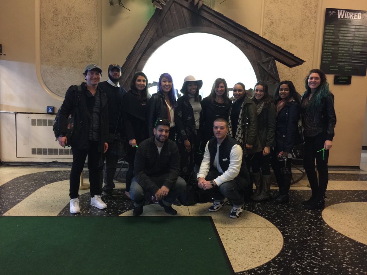 stjohnsmktdept's tweet photo. What a great night! MKT 3309 Event Marketing experienced live a panel talk and #BroadwayMusical #Wicked @Gershwin https://t.co/hiJVibSGbx