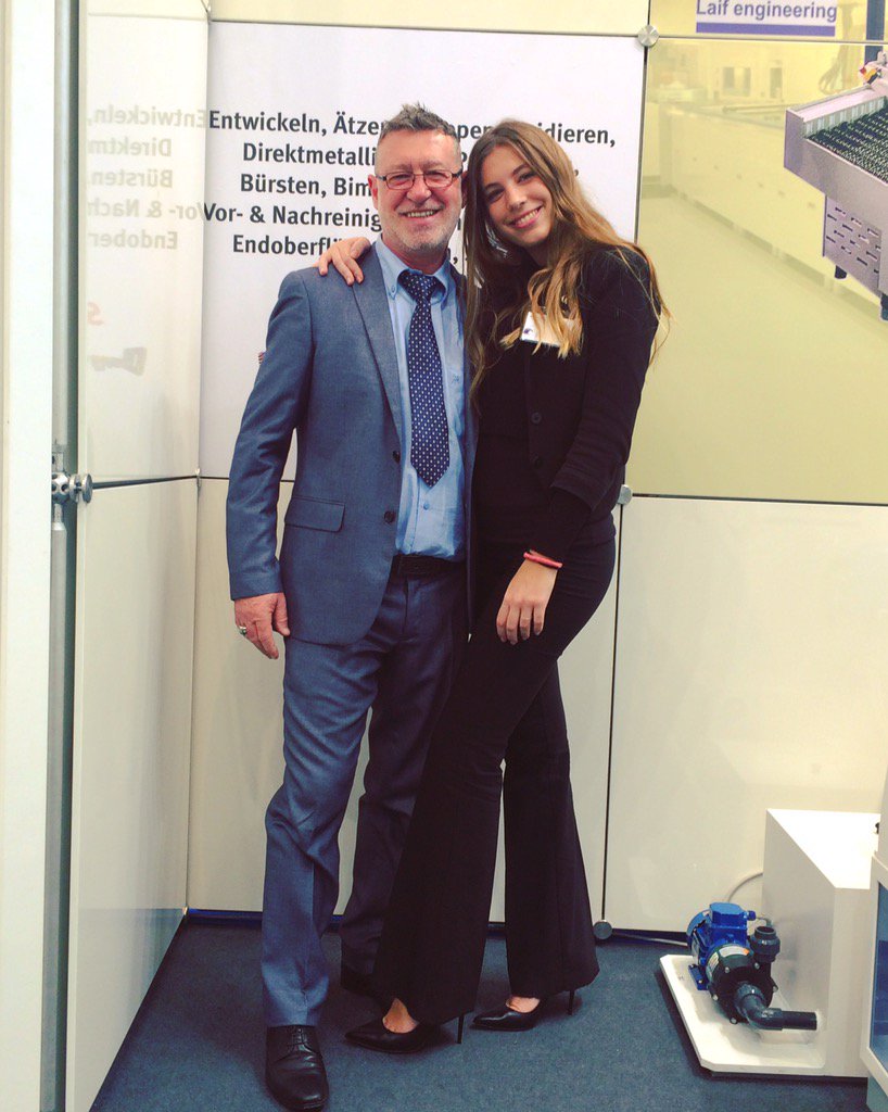 NicoleCastegnar's tweet photo. Fiera w/ my dad ❤️ #münchen #work https://t.co/8MehRobE8z