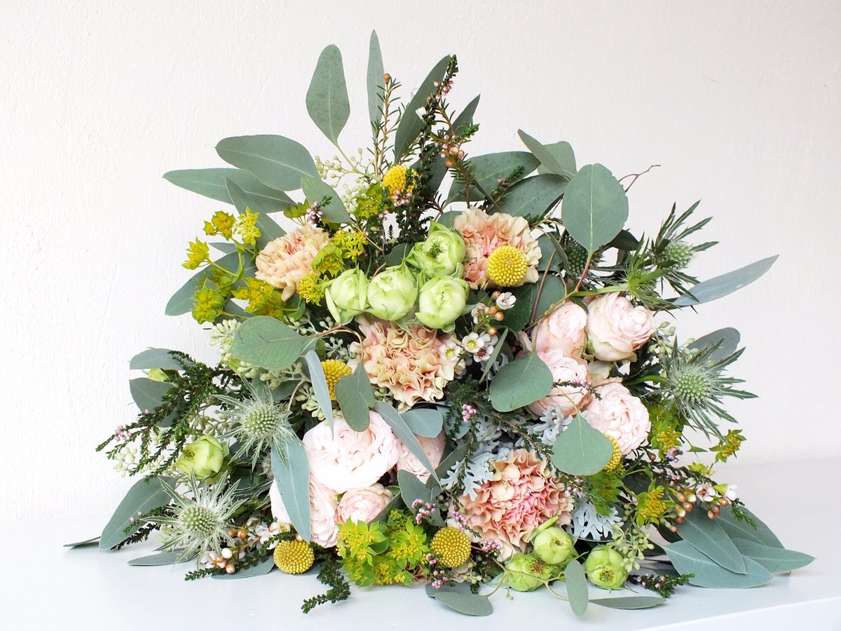 Bouquet de la semaine #lesfleursdemilijolie #atelier #fleuriste