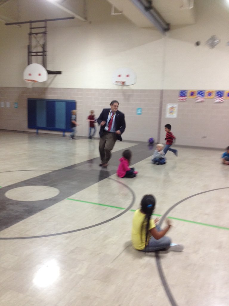 lisaschoneman's tweet photo. Even the principal plays a great game of duck duck grey duck! #makesakidsday #afterschoolisfun @nicksofio https://t.co/LMpIdRZHQ8