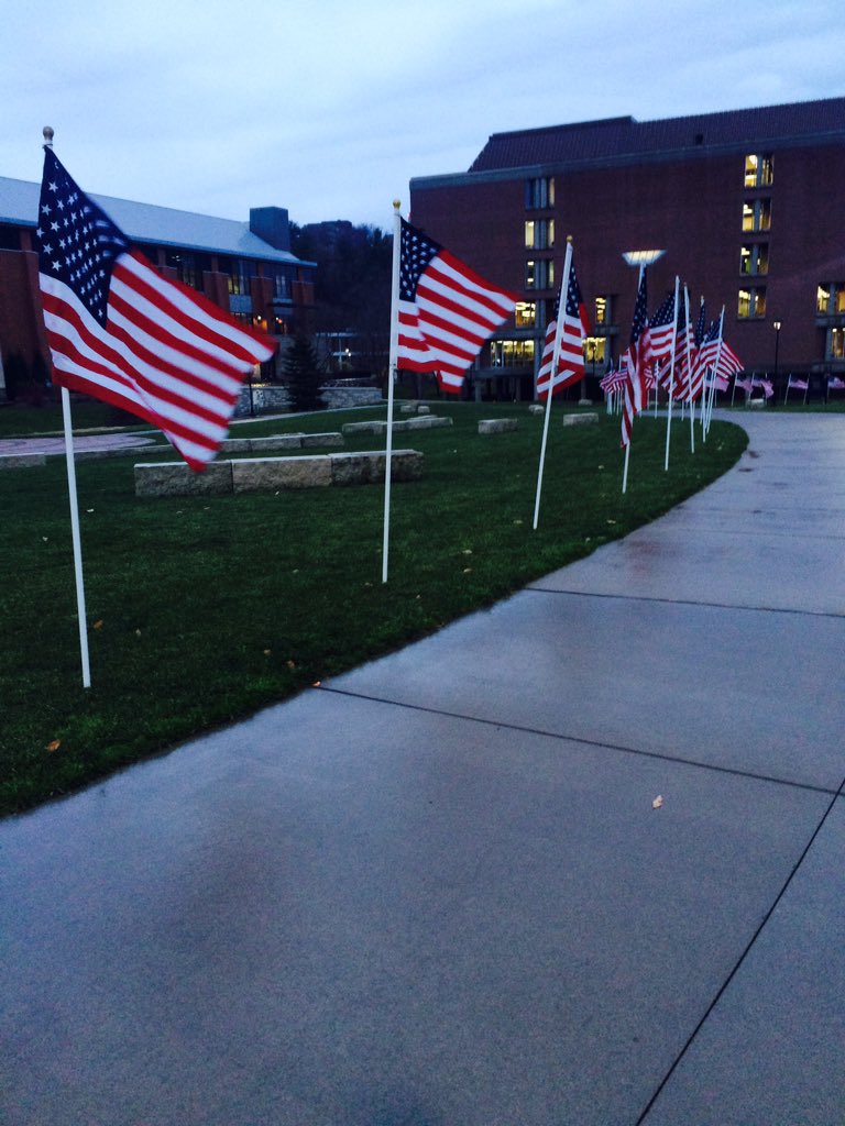 _EmpowerEvents's tweet photo. Flags displayed at @UWEauClaire for #VeteransDay 🇺🇸 https://t.co/NQ1UyRqh84