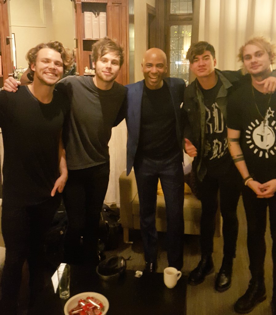 Thank you <a href="/5SOS/">5 Seconds of Summer</a> for your visit <a href="/RTLLateNight/">.</a> #HeyEverybody #stroopwafels #Netherlands