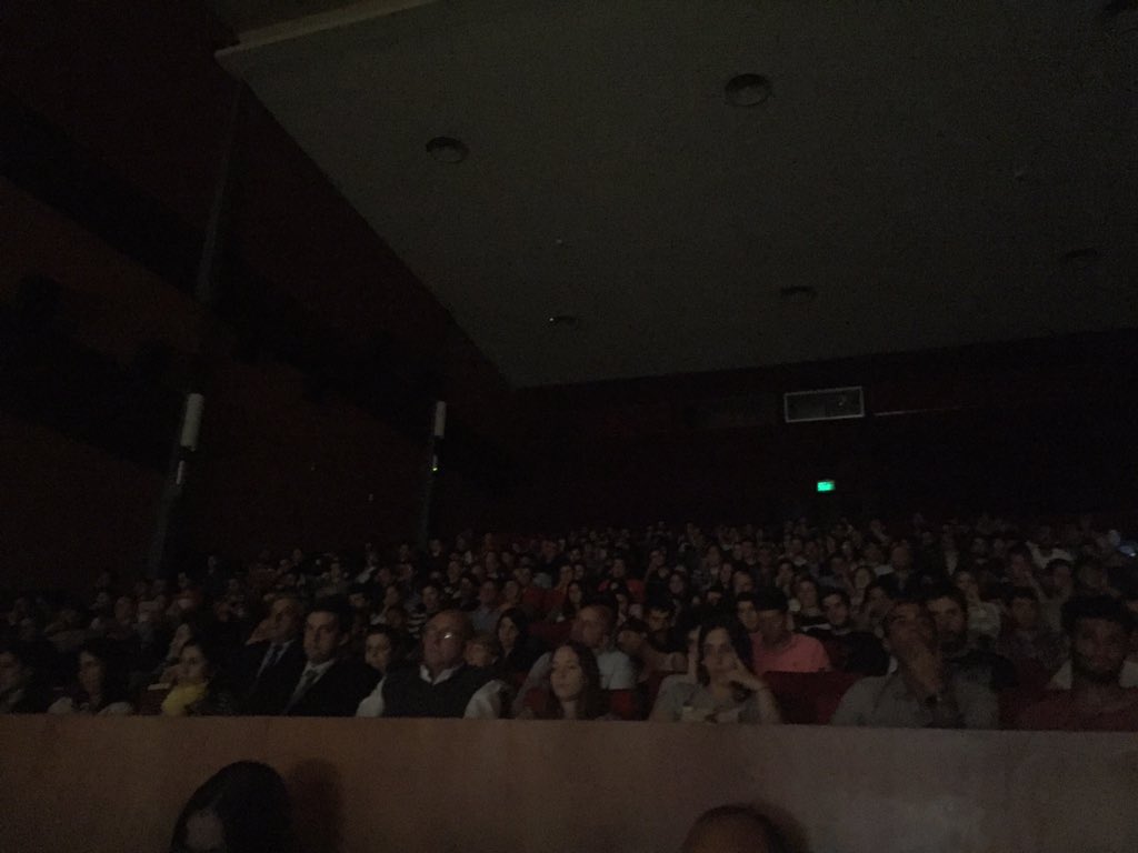 timeoutuy's tweet image. La Sala Teatro @MovieUy está repleta escuchando a #MartinOsimani. @timeoutuy