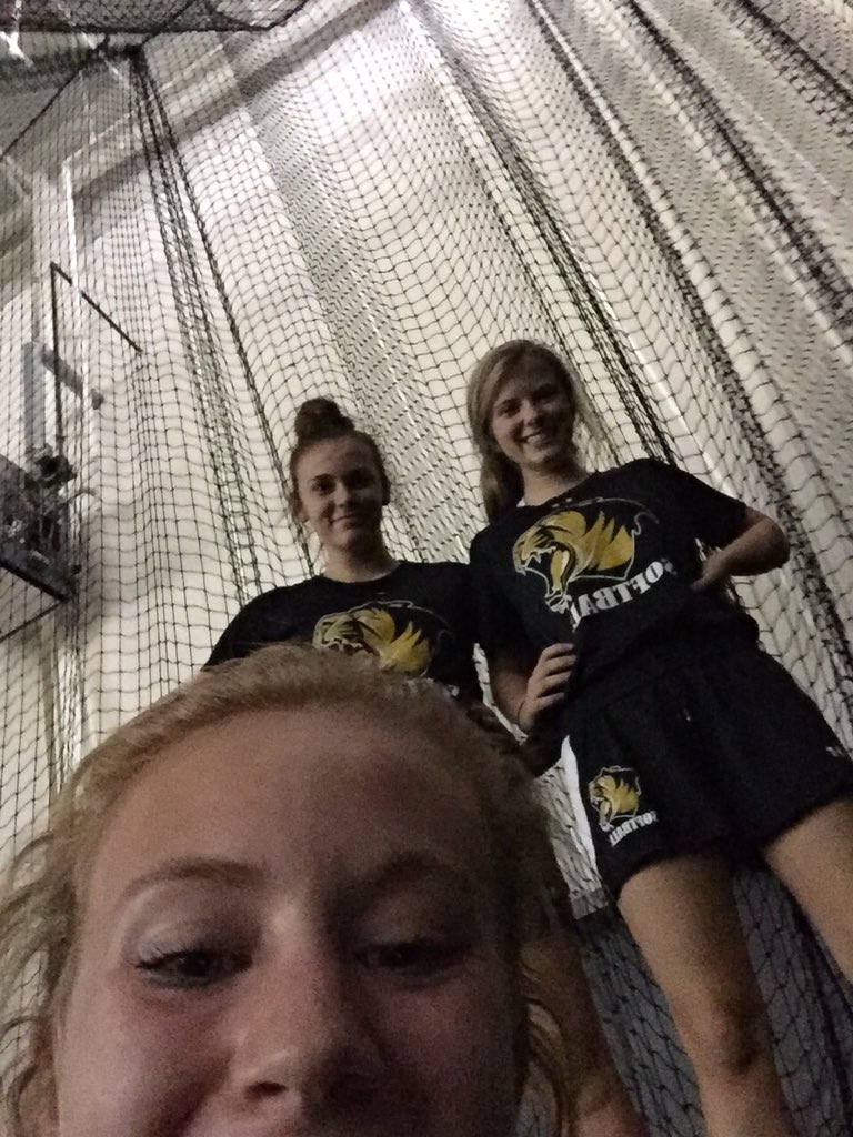BaileyForSudCo's tweet photo. Kelsey and Kayla are voting for and so should you!!!! #BaileyForStudCo2k15 https://t.co/25Ko3g7PfX