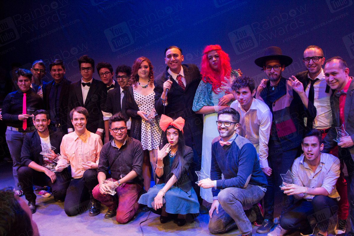 Esta fue la cobertura de los @YTRainbowAwards que preparamos para ustedes en #PuraPantalla youtube.com/watch?v=iZ4pwc…