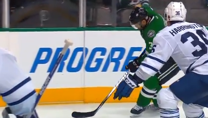 HockeyNews_365's tweet photo. ICYMI: Vernon Fiddler with the most insane backhand shot ever! - VIDEO: https://t.co/Cc05STJAW3 https://t.co/aF8O40zYIj