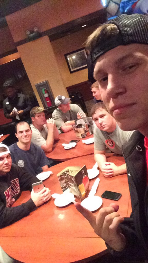 jkling21's tweet image. On Wednesdays we go to to O'Charleys for free pie #Class159
