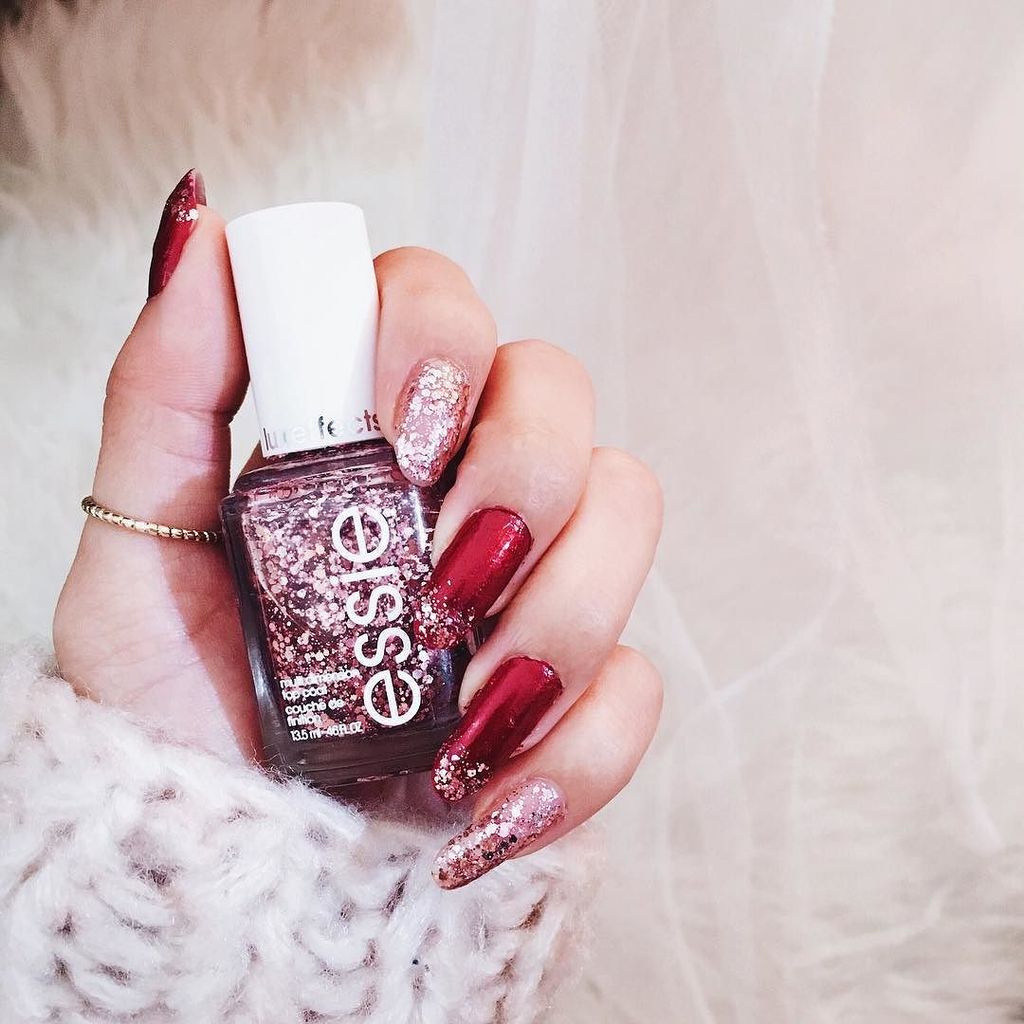 AikasLoveCloset's tweet photo. Before saying bye-bye to these pretty nails 💕❤️ @essiepolish  #diynails 💅🏻 #nailsofinstagr… https://t.co/zU6IMI9zXr https://t.co/tzIWkOahsr