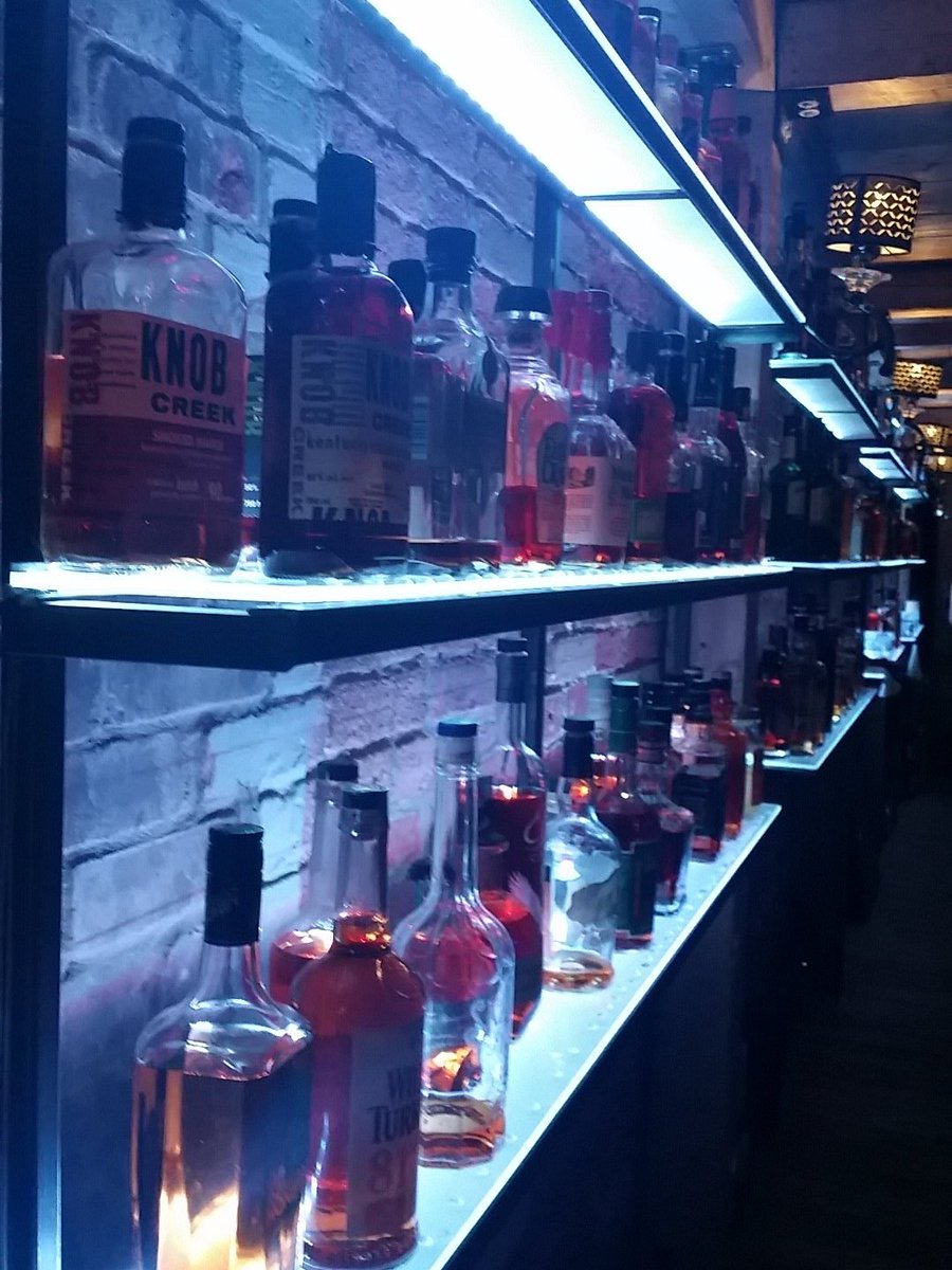 TheWorldWatches's tweet image. Whiskey tunnel @cconfront with @wWwTOchapter!
