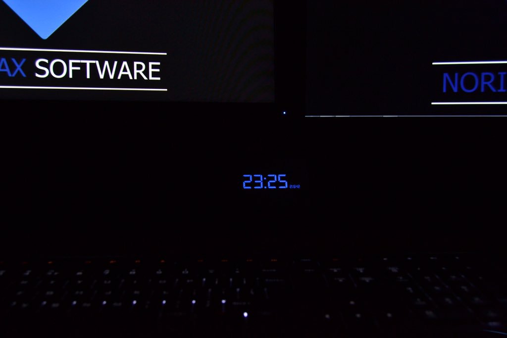 krsticdragan's tweet image. Just a sneak peak of our new application. It will be up in few hours. #noriaxsoftware #android #simpleclock