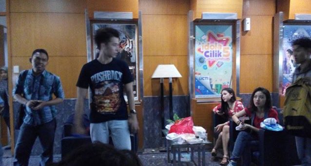 ulung_ArlStef's tweet photo. RT @liviaashab: Lagi istirahat mereka berdua @steff_william @15natashawilona #AnakJalananAtDahsyatnyaEps2500 https://t.co/yMfc4FgSYO