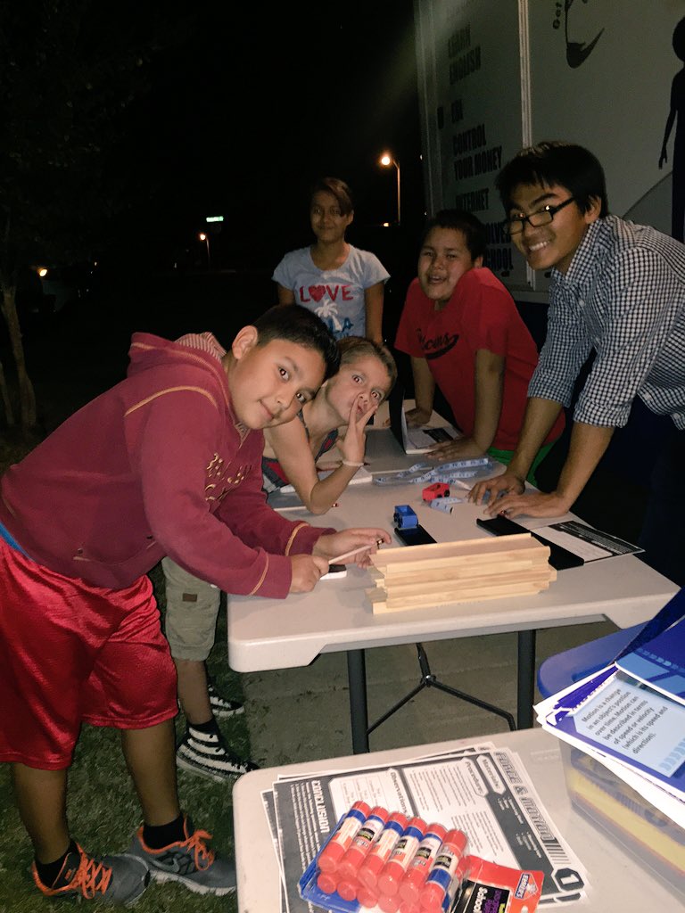 diwaloves2teach's tweet photo. Students learn about Newton's First and Second Laws of motion from PESH Seniors. #Science on the Go. #FormanLearns https://t.co/UFy5nF7IIk