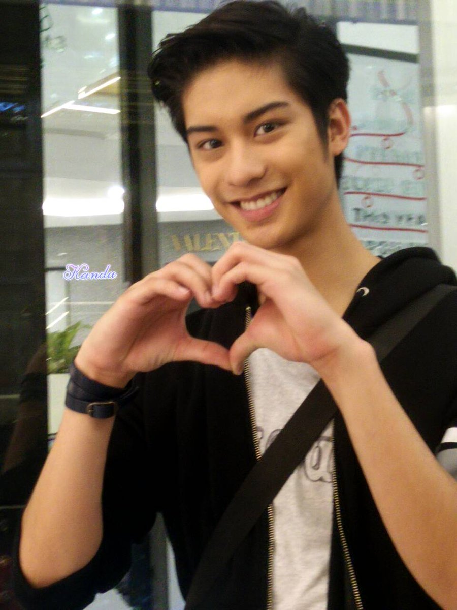 powey1419's tweet photo. โปรดรักฉันรักฉันเถอะน๊าา #หล่อเชียวพ่อคุณ ขอบคุณพี่เจนนี่  ที่ทำให้ไม่วุ่นวาย จัดแถวถ่าย หาแสงสวยๆให้ @GustFanmeet2 https://t.co/UJ0c44Vfvf