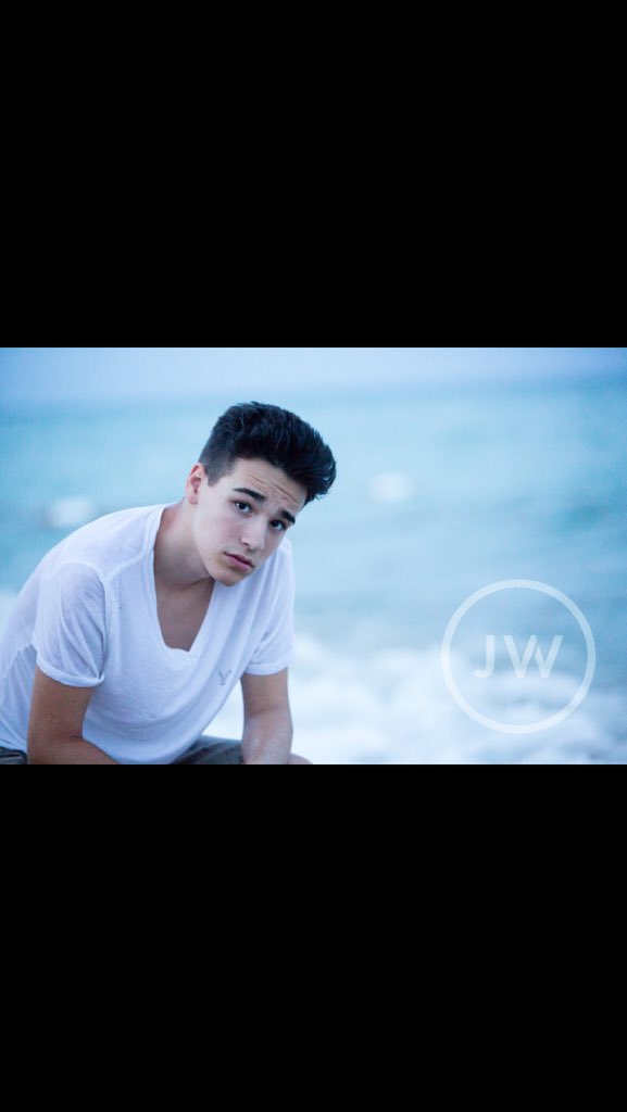 HAPPY 18th BIRTHDAY JACOB WHITESIDES!   