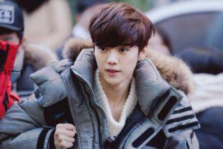exol__luhan's tweet photo. もうあったかいの
着てもいい季節かもしれない…
今年の冬はグレーしか着ないって
決めましたけどね〜ㅋㅋㅋㅋ https://t.co/OerTUJRCSi