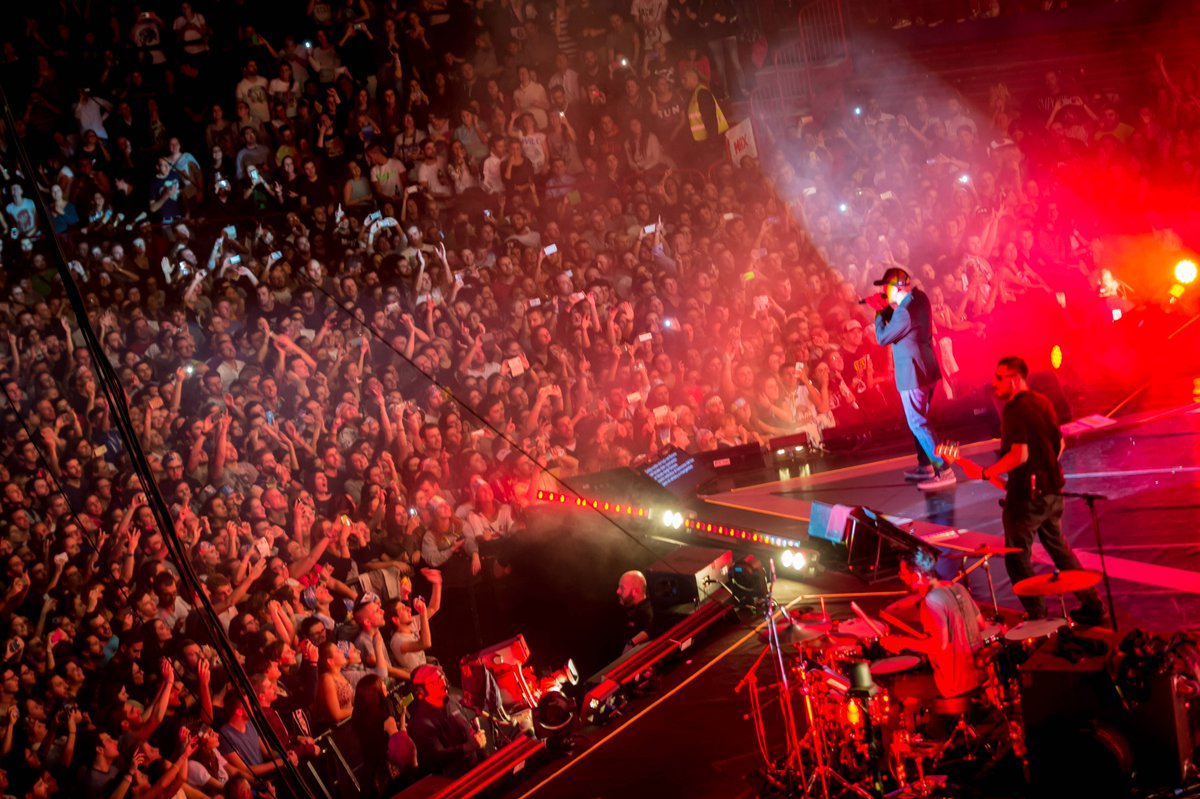 MaxPezzali's tweet photo. CI VEDIAMO STASERA a Conegliano (TV) – Zoppas Arena
#MaxTourLive2015 https://t.co/zXLKoenMPM