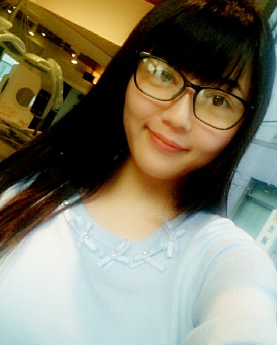 前髪と毛先カットしたぁ💕 https://t.co/uVhlFSZuj1