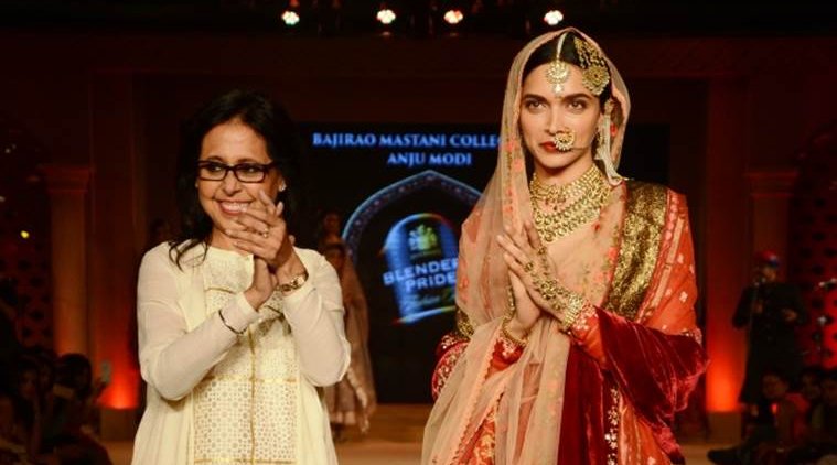 ieEntertainment's tweet photo. Designer @anjumodi was sceptical to do 'Bajirao Mastani’ due to its scale

https://t.co/rfR578PeXo https://t.co/RJ3mvAiUKg