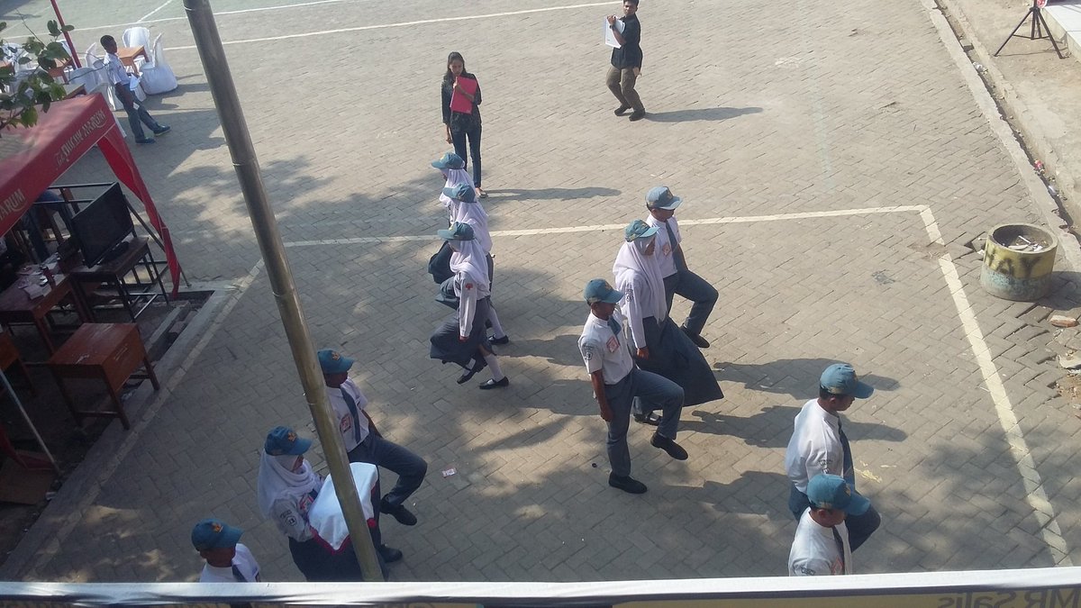 Tegak_159's tweet photo. Penampilan Pasukan Delapan dari SMAN 1 Bajeng #PASDEL #Tegak159BagianV @paskibra159 https://t.co/hos6pKgDcX