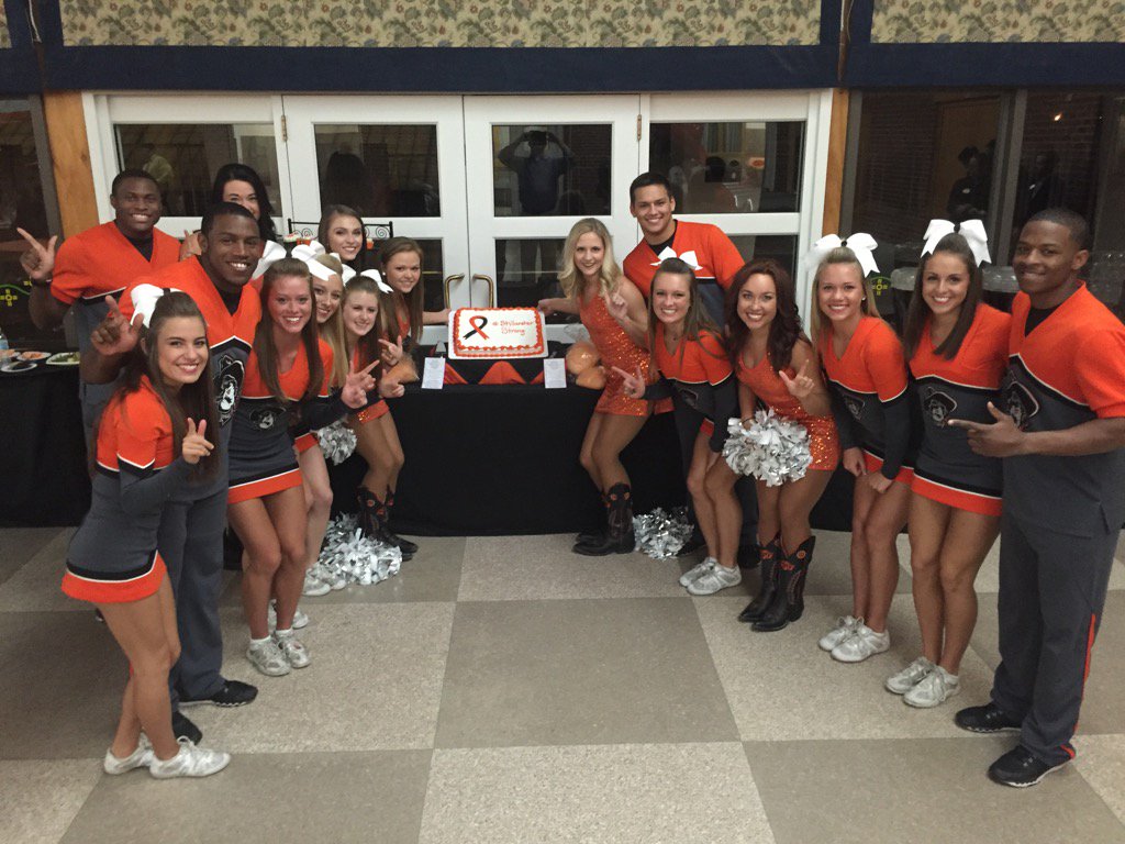 RedDirtRotary's tweet photo. @OSUcheer did a great job tonight! Thanks for sharing the OSU Spirit!! #StillwaterStrong #GoPokes https://t.co/qEm9V2WzrY