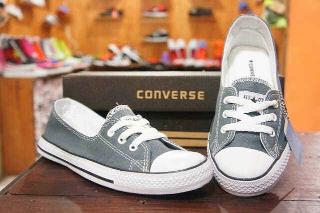 DagangSapatu_OS's tweet photo. converse 3hole. size 37-40. info : 3299CB36 / 08980570646 #dagangsapatu_os https://t.co/KvjjEIBCr8