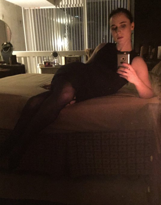 Cold feet means I'm all dressed up with no one to peg. :( https://t.co/wNAiI3d2Wh<a href="/tag/asswednesday"class="tags"><span>#asswednesday</span></a>