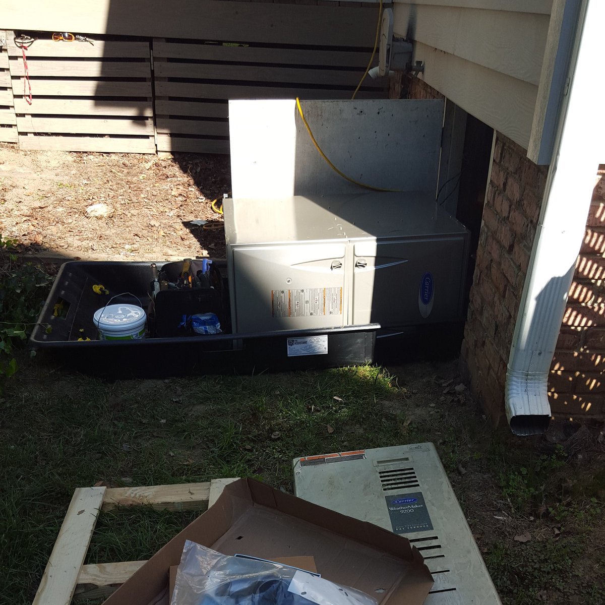 QuickWorksLLC's tweet image. Loaded tools, duct seal, and furnace. Can't be it all in one trip. #hvac #hvachacks #heatingandairconditioning