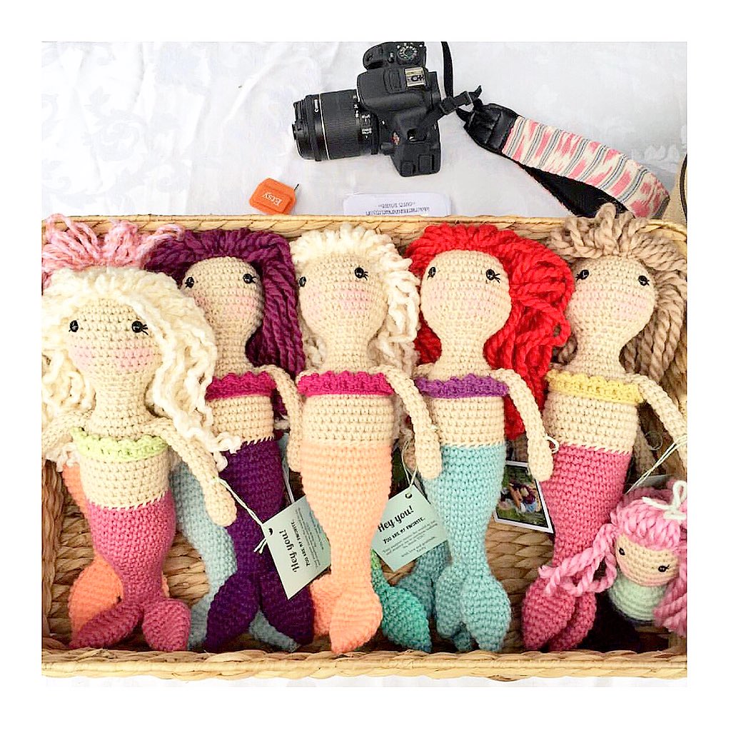 samandkatedsign's tweet photo. Magical Mermaids and a Pink Striped Boho Camera Strap! #samandkatedesign #samandkate #canon #mermaids https://t.co/fSXodemcGN