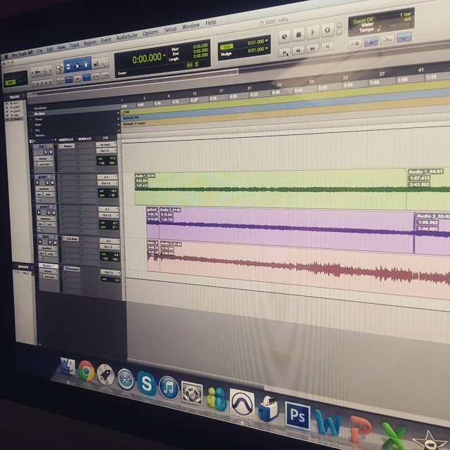 LuferRose's tweet image. Las naciones hablan sobre el fin, de un gran pueblo sin paz. #Demo13