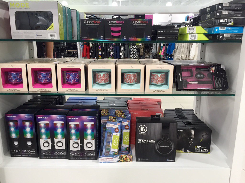 OFF5THEagan's tweet photo. New tech accessories have arrived! @tcpremoutlets #stockingstuffers https://t.co/wJ1ngysuoA