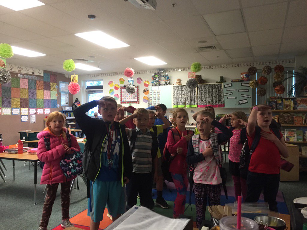 staceyjocox's tweet photo. My cute littles singing I'm proud to be an American while they show respect for the flag! @Redmtelementary https://t.co/wr4dnq2fM0