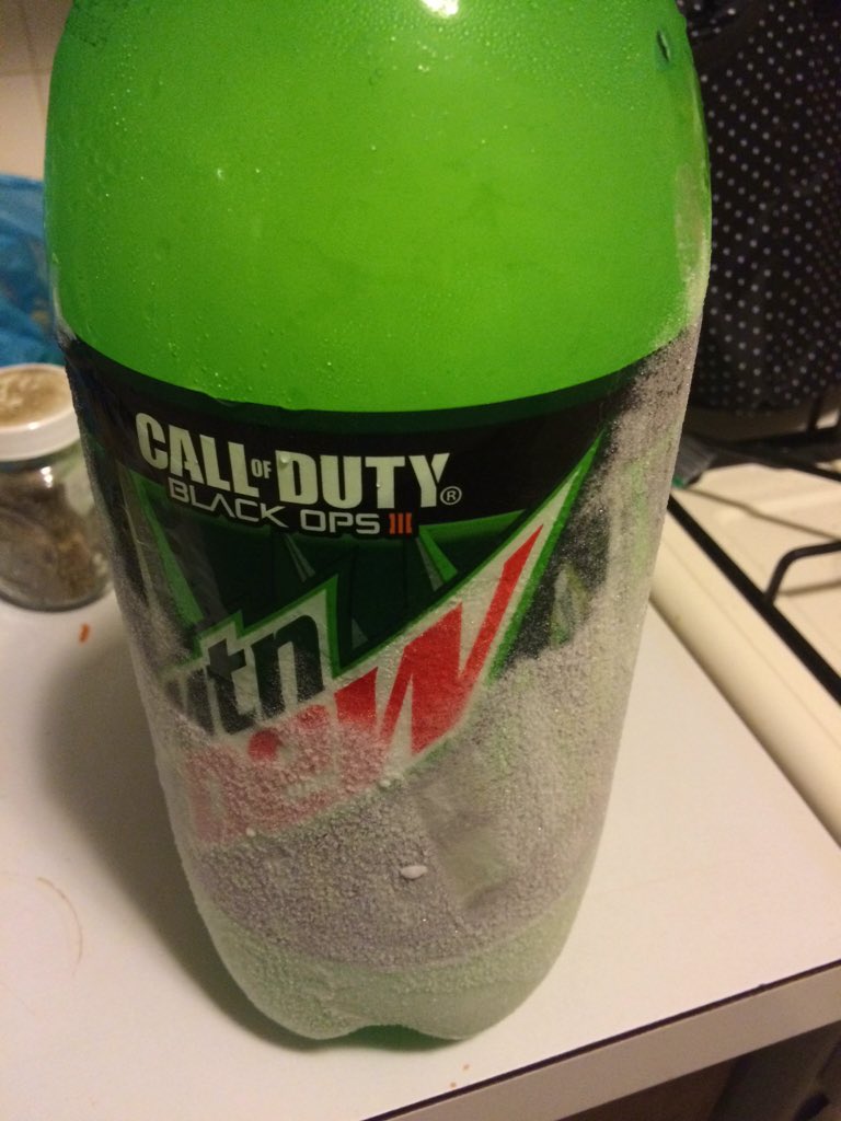 JimbyRL's tweet photo. ...when you forget you left a @MountainDew in the freezer to get it cold faster...a week ago #NoExplosion #BO3 https://t.co/VUSebBHapY