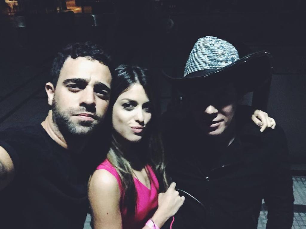 Gracias <a href="/maxitrusso/">Maxi Trusso</a> por venir a festejar el primer año de ONE 103.7 <a href="/agucasanova/">Agustina Casanova</a> ift.tt/1PDmlh5