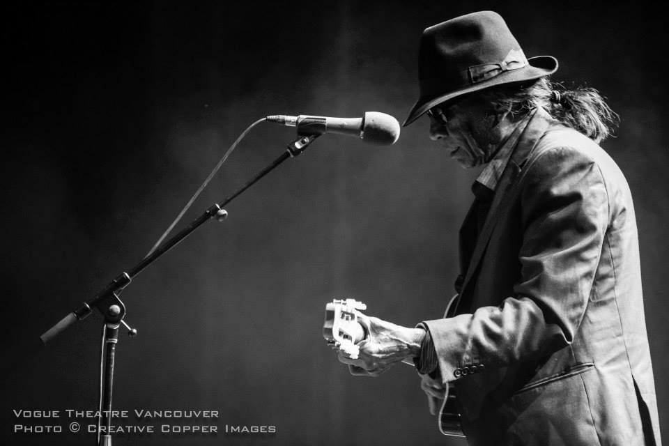VogueTheatre's tweet photo. Photos from @sugar_man w/ @BenRogersMusic are now live. Credit: @CreativeCopper1 https://t.co/CX1bJI779P https://t.co/fEvfIjLDMN