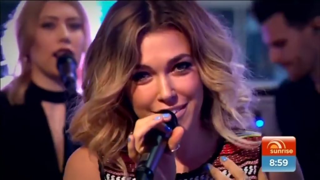 lucatennis's tweet photo. #VoteRachelPlatten #ArtistOfTheYear @VH1Music @RachelPlatten #standbyyou time to 😴💤 best of 🍀 https://t.co/SrsjzoCXGT
