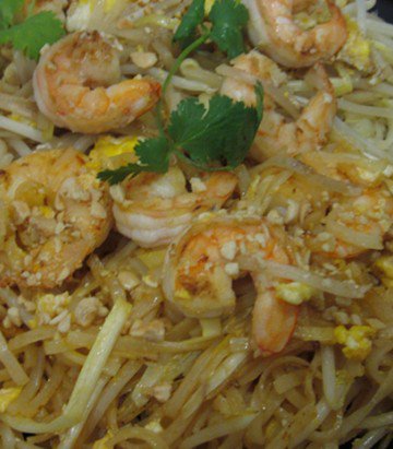 GlutenFreeWoman's tweet image. Cooking this again. Gluten-free dinner: Easy and Delicious Shrimp Pad Thai. #GlutenFree buff.ly/1MKIq8f