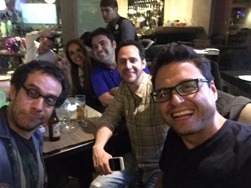 Que siga la pachanga <a href="/ElClayos/">Claudio Herrera</a> <a href="/GalileaMontijo/">Galilea Montijo</a> <a href="/bernardojavier6/">bernardo javier</a> <a href="/vennado/">Sergio A Sánchez D</a>