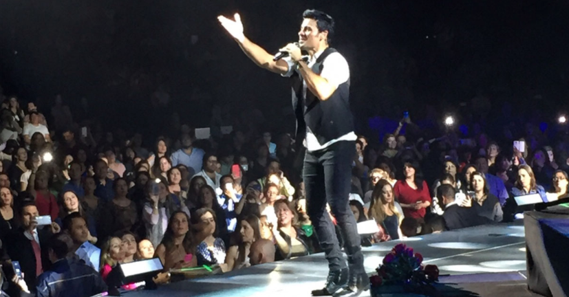 CHAYANNEMUSIC's tweet photo. Gracias #DF cuanto cariño!! Nos vemos mañana! #Mexico #LiveMexico #EnTodoEstareTour FOTOS: https://t.co/Qg9R2m3Wl5 https://t.co/wLANqPHNPp