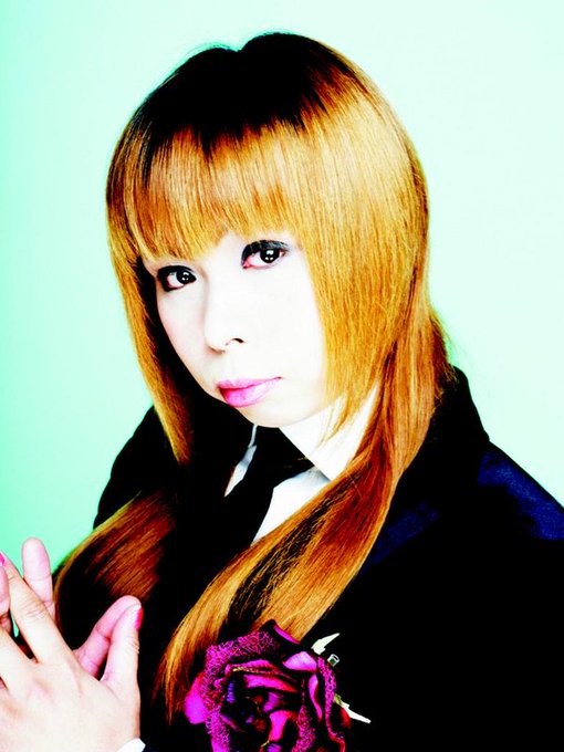 眠花の画像を送ると似た構図の未散の画像が送られてくるのtwitterイラスト検索結果