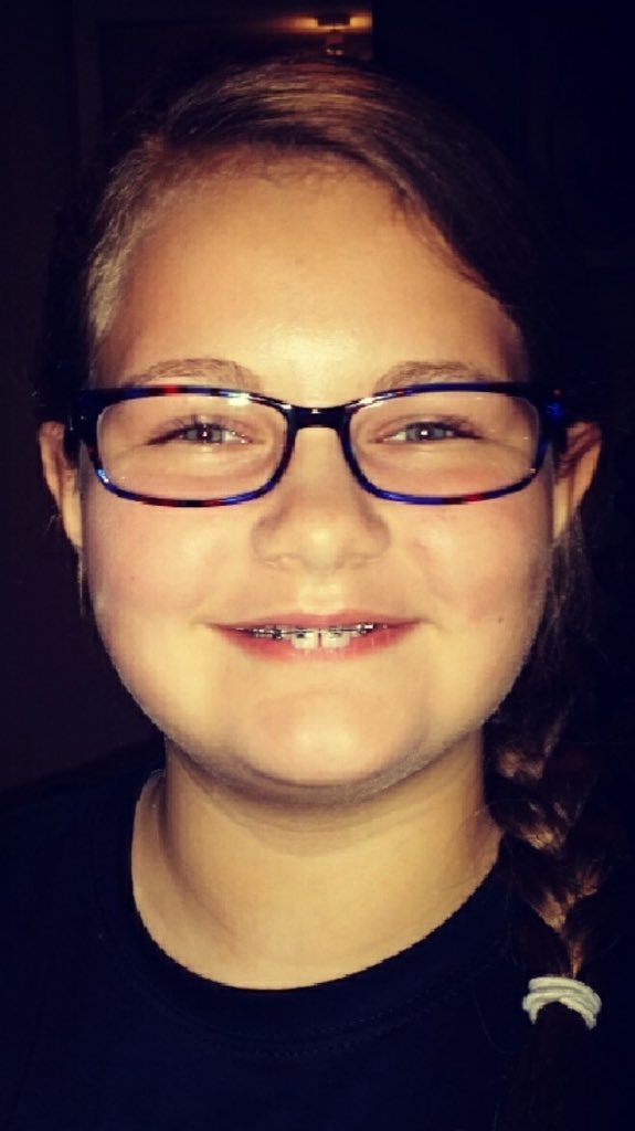 kaitplushate's tweet photo. This emoji is my sister 🤓🤓🤓🤓 https://t.co/RmKlEOPH9s