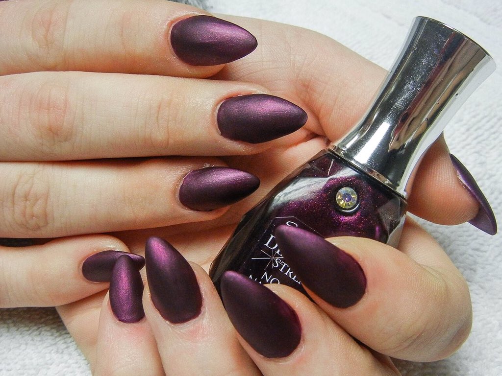APolishedArt's tweet photo. My first set of stiletto nails!
#stillettonails #nails https://t.co/Dgasri6McU