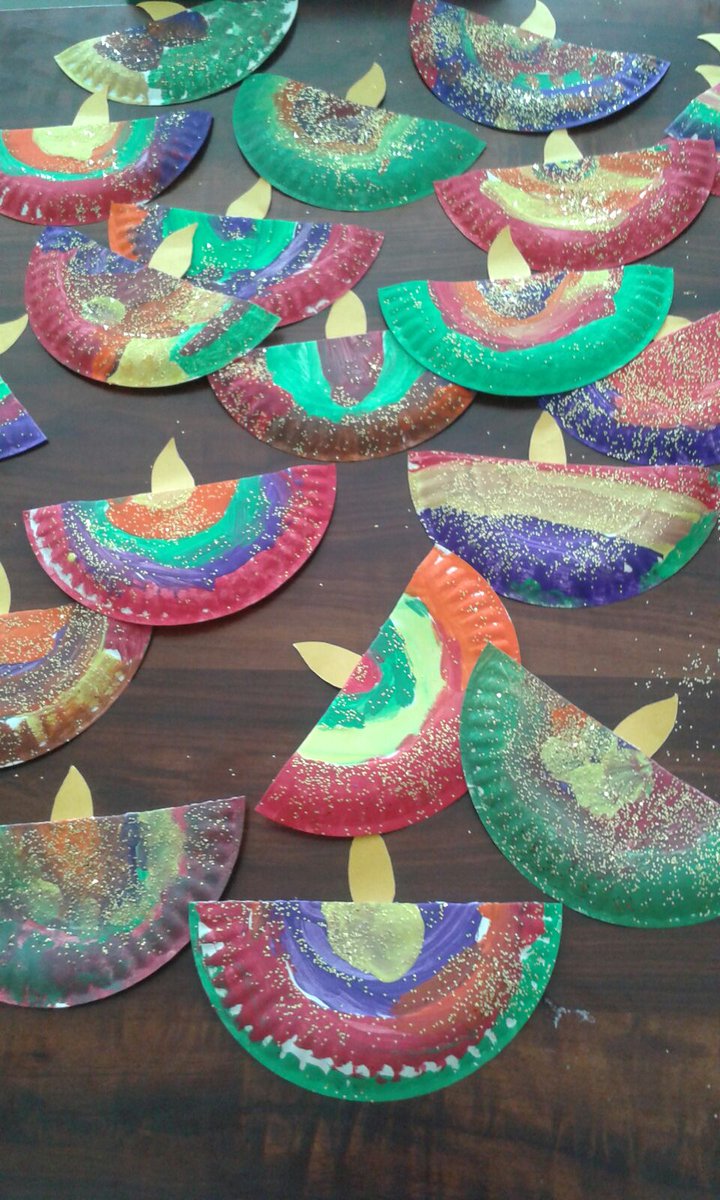 26Dakshamehta's tweet photo. Diwali celebrations in our Kindergarten! Deep jalao aaj Diwali ayee. ..
@#GMA_KG @KNargish @DxbModern https://t.co/RES9ZtEdGj