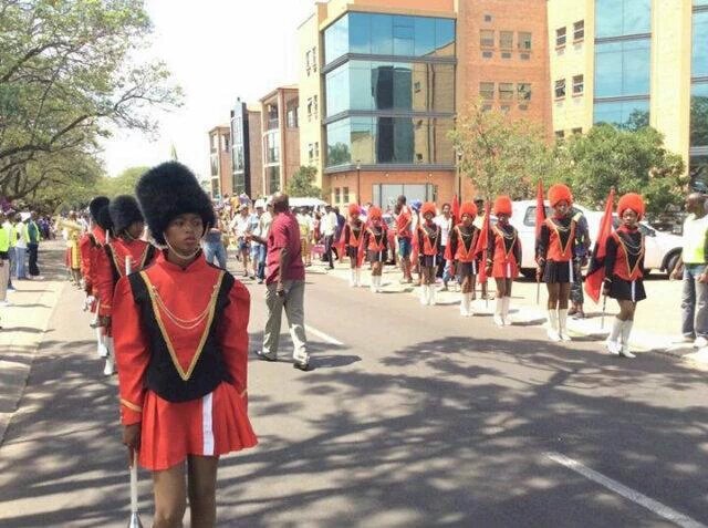 MapungubweFest's tweet photo. This is what happened during the street parade and opening Canival last year #Mapungubwe15. 4 December 2015 https://t.co/OSHMQ2pgci