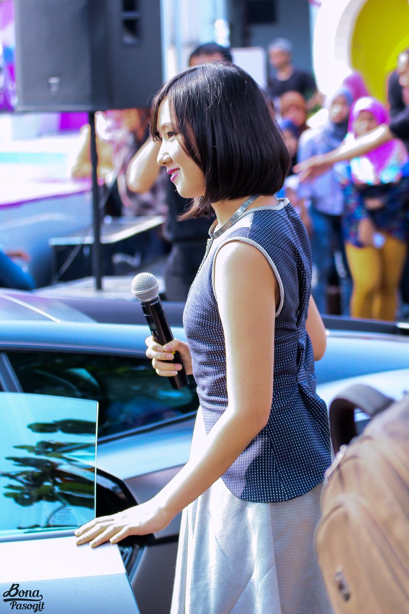 BonaPasogit_'s tweet photo. Ciee, yang naik lambo 😆 [@dhikeJKT48] at RCTI "dahSyat" special 2500 episode https://t.co/BfS5YW6VDq
