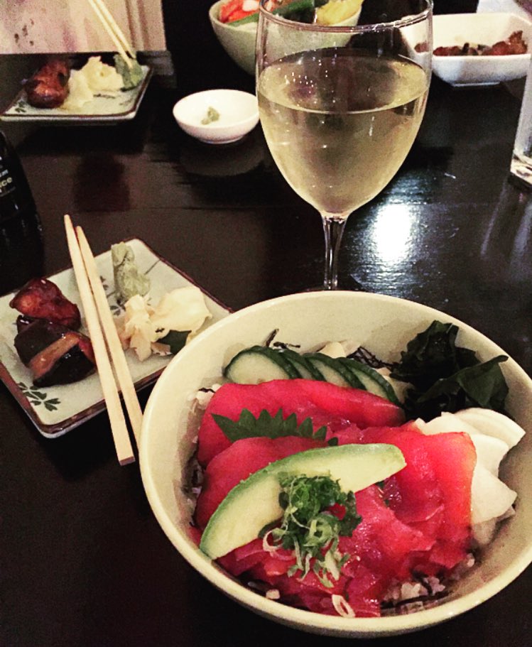 BackThatGlassUp's tweet photo. Sushi and plum wine at one of my fave sushi restaurants, Murakami on Melrose 🍣🍱 #FindingSushi #BackThatGlassUp https://t.co/QdeUIk8YSf