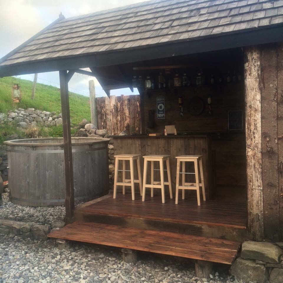 It's a day for the high stool!#wet&amp;windy