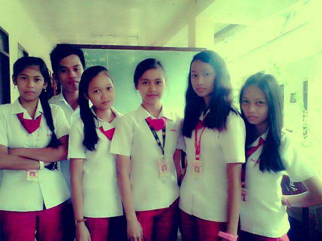 rjrndl's tweet photo. One of my all time favorite photo..(seryoso po kami) π· #throwback #collegedays #BSPHYSiCS https://t.co/DqlN4JTREA