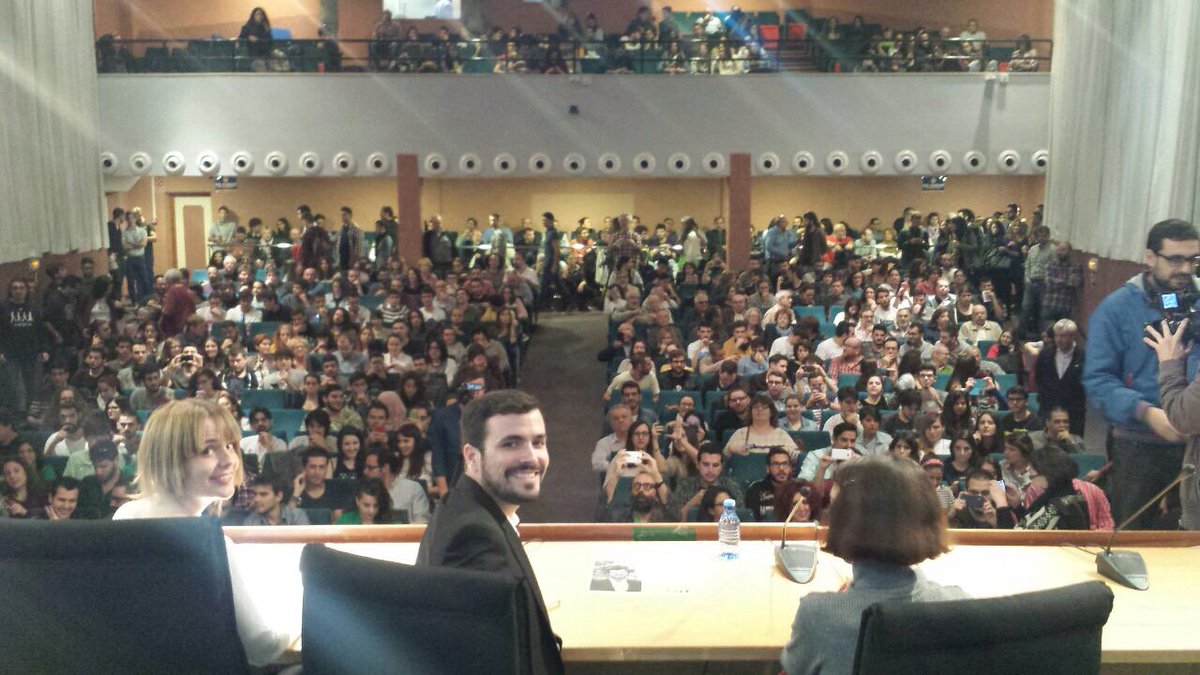 agarzon's tweet photo. En la Universidad de Murcia, defendiendo la educación pública. ¡Gracias por venir y llenar la sala! #GarzonEnLaUMU https://t.co/LOl5jaSGIw