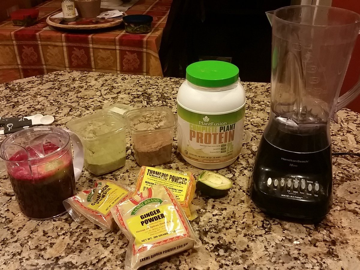 getleanfitness's tweet photo. Just finished juicing! Time to make breakfast with the juice.
@CaloriesFacts @FitFabHealthy @FitnessM101 #JuiceCrew https://t.co/utHnbWALLk